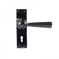 Wardlo deurkruk op schild 148x39mm BB57 smeedijzer zwart