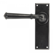 Wardlo deurkruk op schild 152x48mm Blind smeedijzer zwart