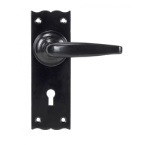 Wardlo deurkruk op schild 152x50mm BB57 smeedijzer zwart