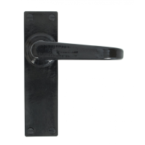 Wardlo deurkruk op schild 155x42mm Blind smeedijzer zwart