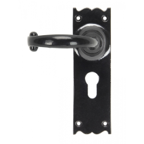 Wardlo deurkruk op schild 167x50mm PC47 smeedijzer zwart