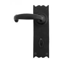 Wardlo deurkruk op schild 167x50mm WC57 smeedijzer zwart