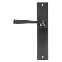 Wardlo deurkruk op schild 241x48mm Blind smeedijzer zwart